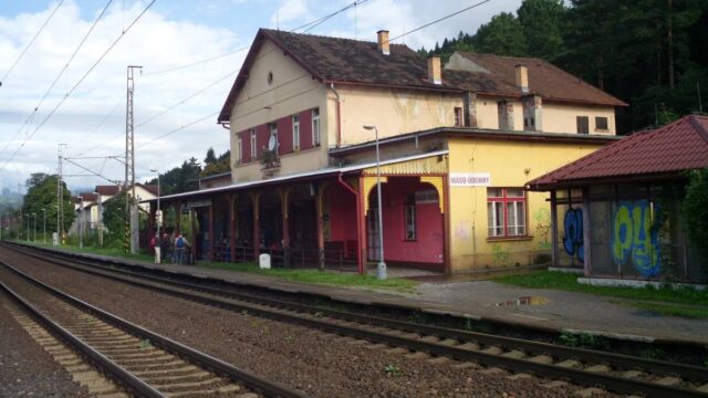 Dočasné uzavretie železničného priecestia na Liptove ovplyvní dopravu